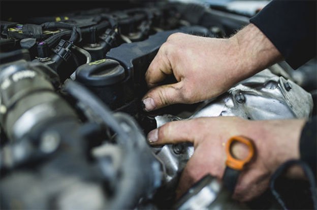 ignition repair mechanic repairing ignition